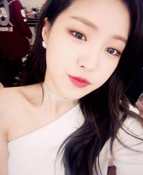 손나은