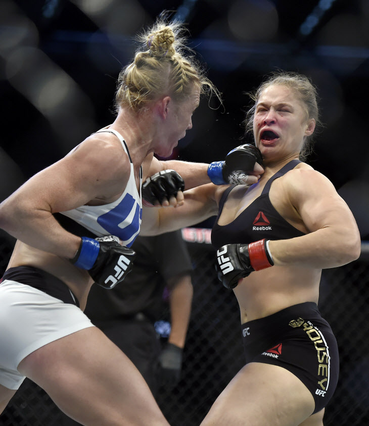 Holm Rousey Mixed Martial Arts <YONHAP NO-0297> (AP)