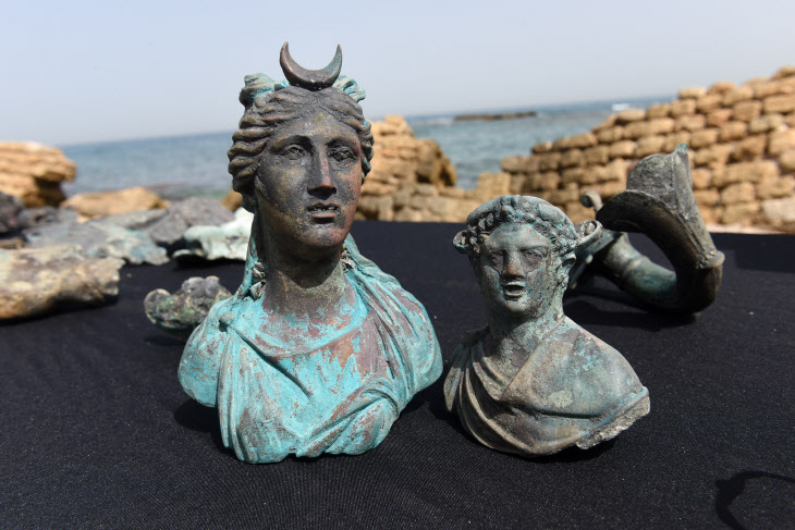 ARTIFACTS FROM ROMAN PERIOD