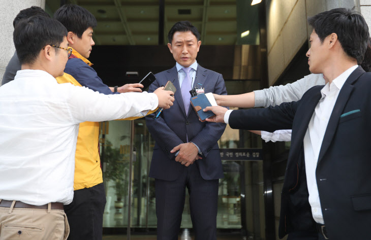 '스폰서 의혹' 김형준 부장검사 밤샘조사