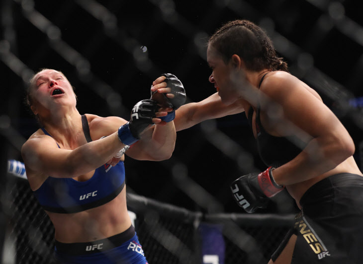 SPO-MAR-UFC-UFC-207:-NUNES-V-ROUSEY <YONHAP NO-1423> (AFP)