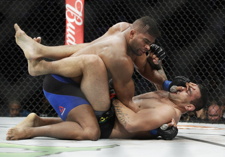 UFC 213 Mixed Martial Arts <YONHAP NO-1630> (AP)