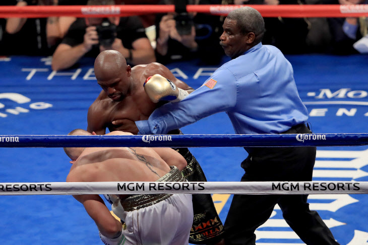 SPO-BOX-UFC-FLOYD-MAYWEATHER-JR.-V-CON...