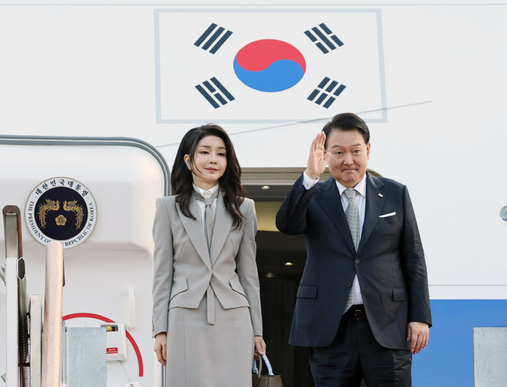 윤석열 대통령 내외, 제78차 유엔 총회 참석차 출국