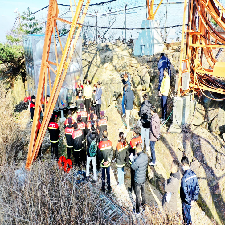 과천시 관악산 정상에서 산불진화 훈련실시