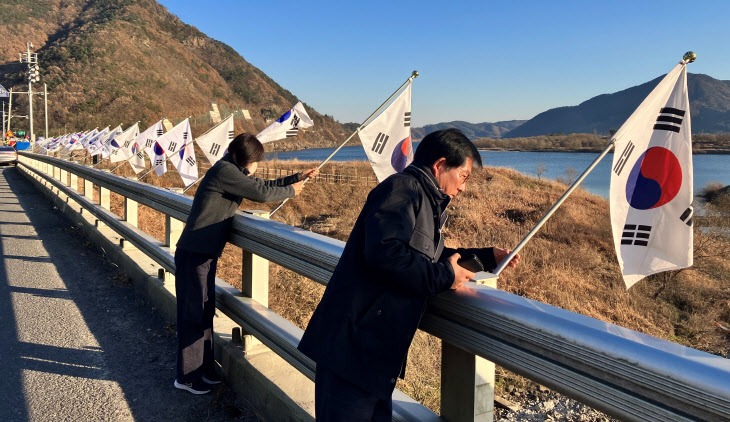 길곡면 나라사랑 태극기 게시대 일제 정비2