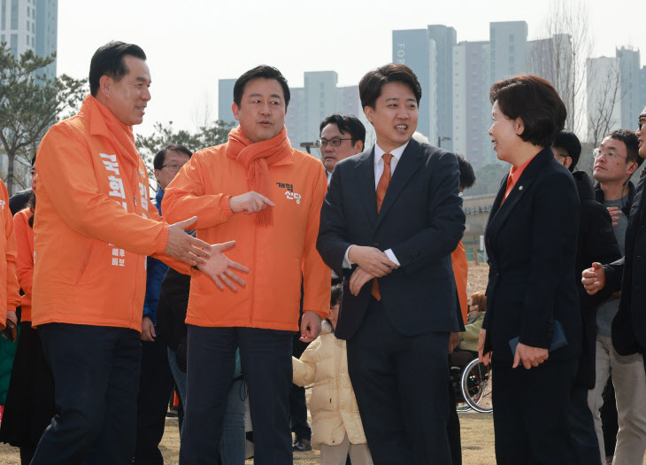 한자리에 모인 개혁신당 지도부