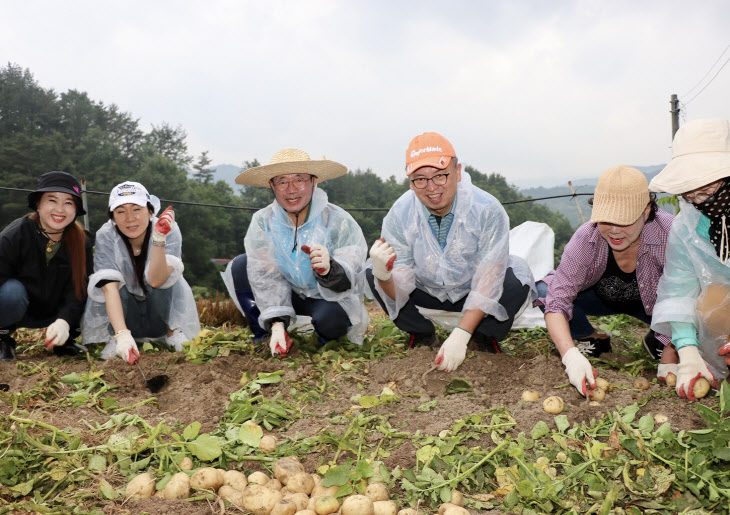 광양제철소 프렌즈 재능봉사단 지역 농산물 나눔(3)