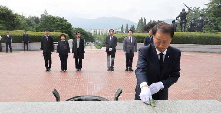 240701_의장단 충혼탑 참배