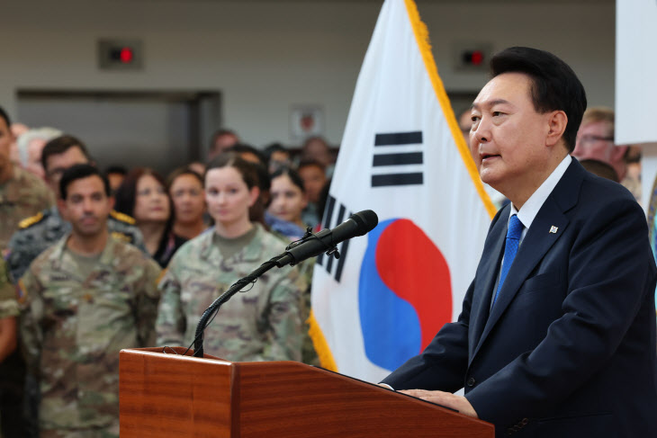 윤석열 대통령, 미 인도·태평양 사령부 방문 격