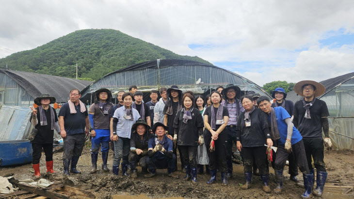 충남도의회 농수해위 및 사무처 수해농가 복구 지원 (1)