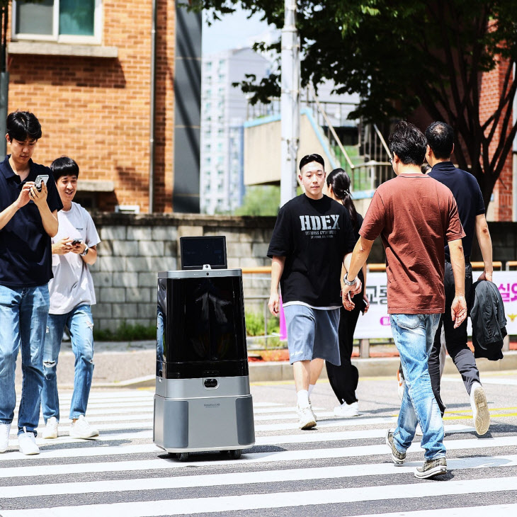 의왕시 국내 최초 실외이동로봇과 신호체계 연동