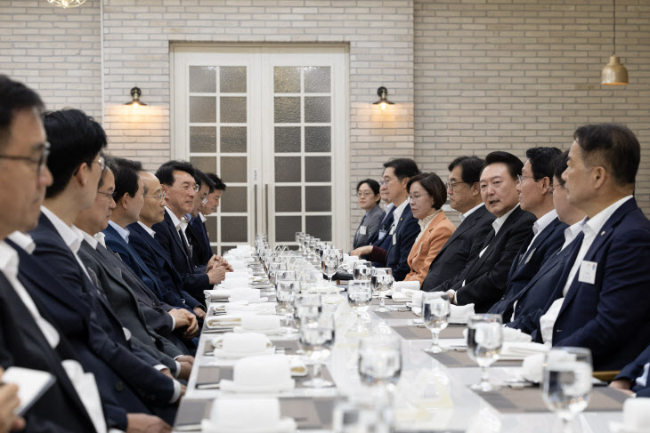 윤석열 대통령, 국민의힘 원내지도부 초청 만찬